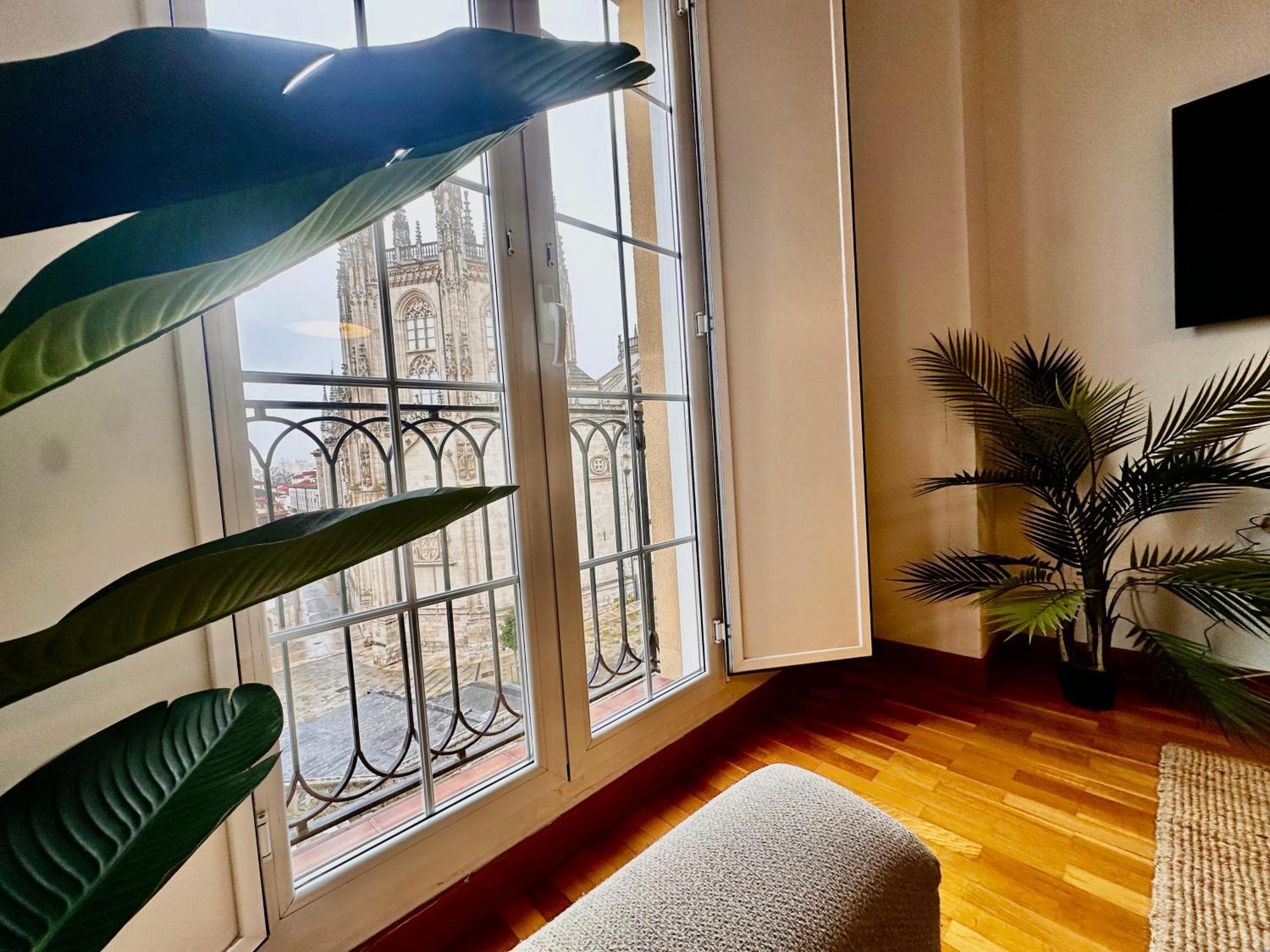 Atuaire Home Balcon Con Vistas A La Catedral De Burgos Exterior photo